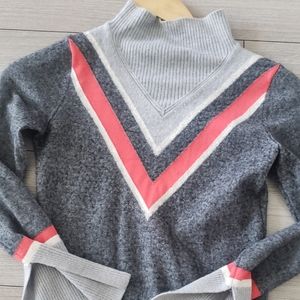 Very cute mockneck knit pullover
